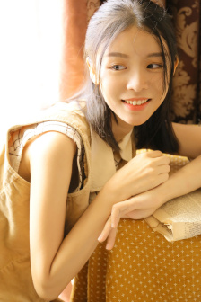 床上丽拉